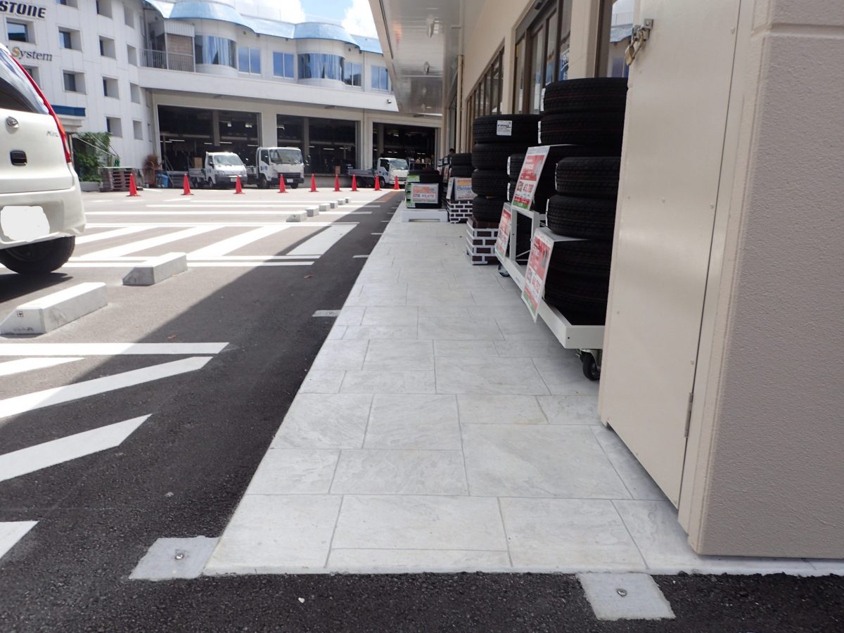 スタンプコンクリート　《　通路　》
